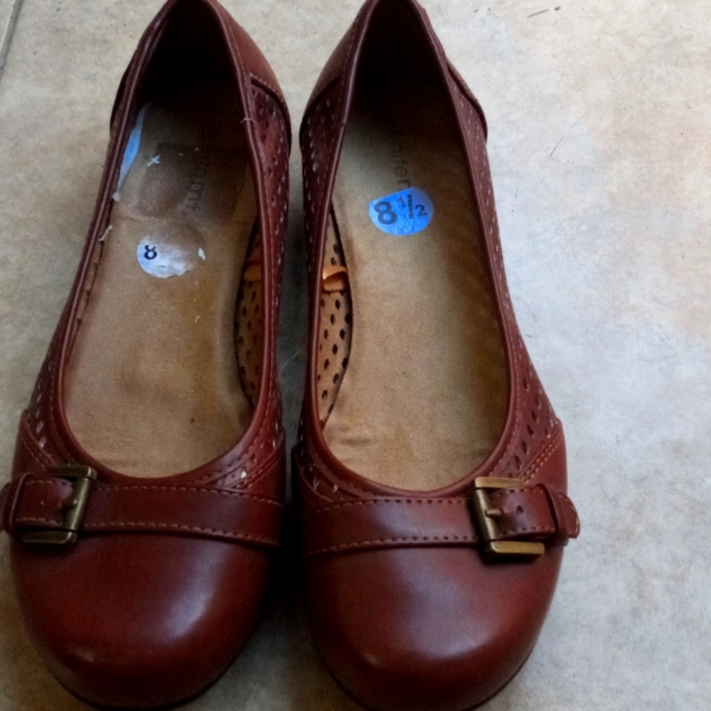 Ladies brown leather flats